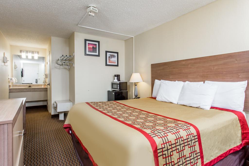 Days Inn By Wyndham Norfolk Airport Exterior foto